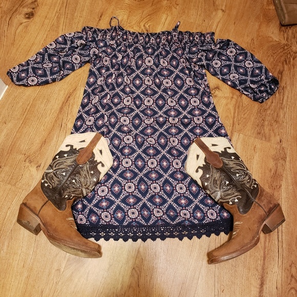 Dress - Picture 3 of 3